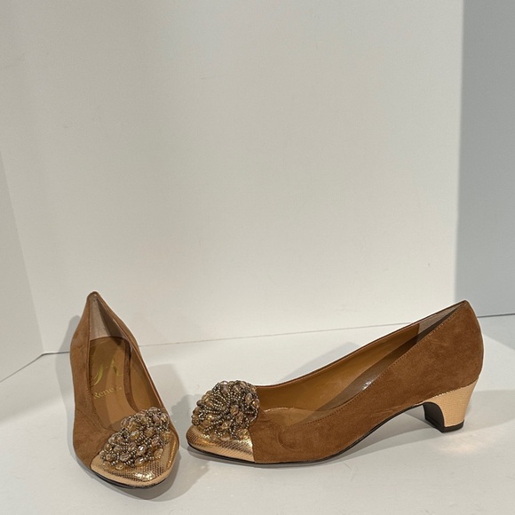 AEROSOLES Tan and Gold Embellished Heels - Picture 1 of 5